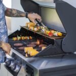 Monument Grills Eminence 405 |Tech Stainless Propane Gas Grill Eminence 405 & Cast Iron Cooking Plate